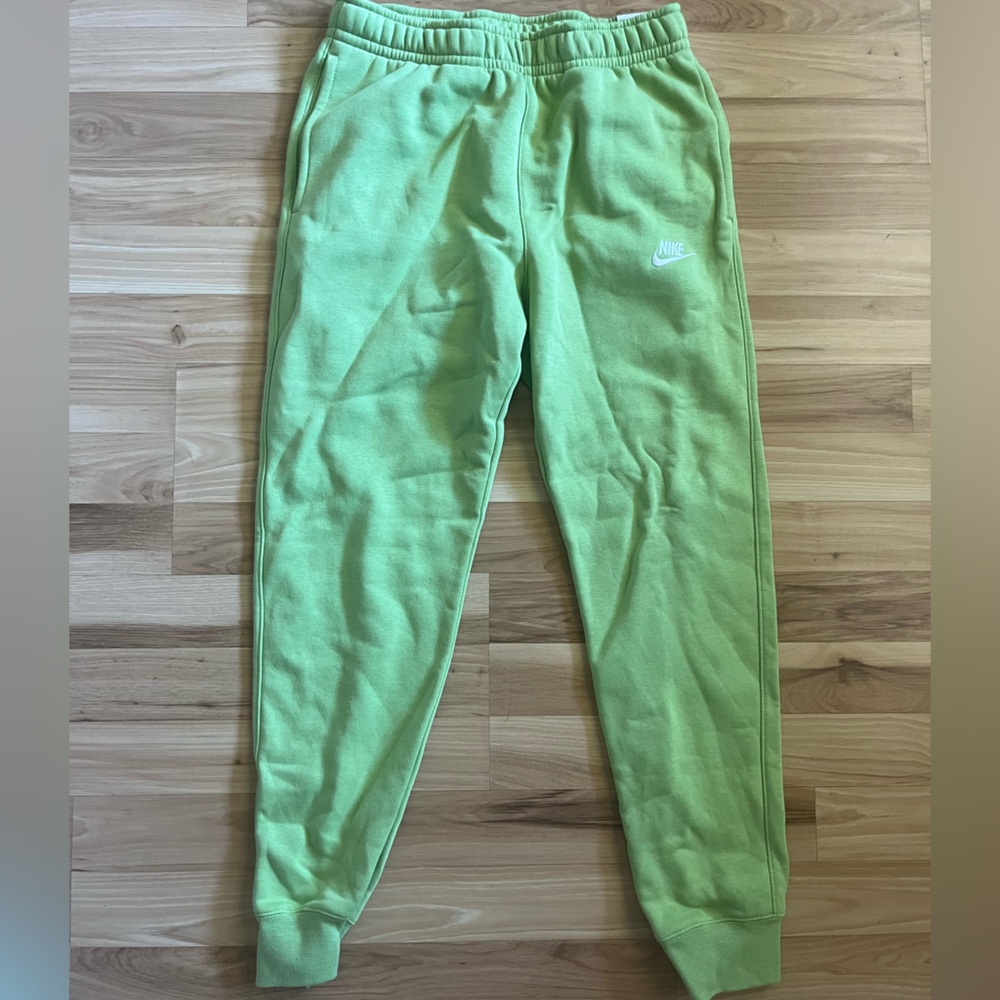 Nike sweatpants (joggers)